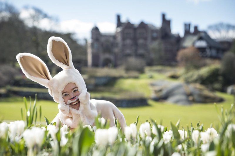 Easter bunny at Tjolöholms Castle, Halland